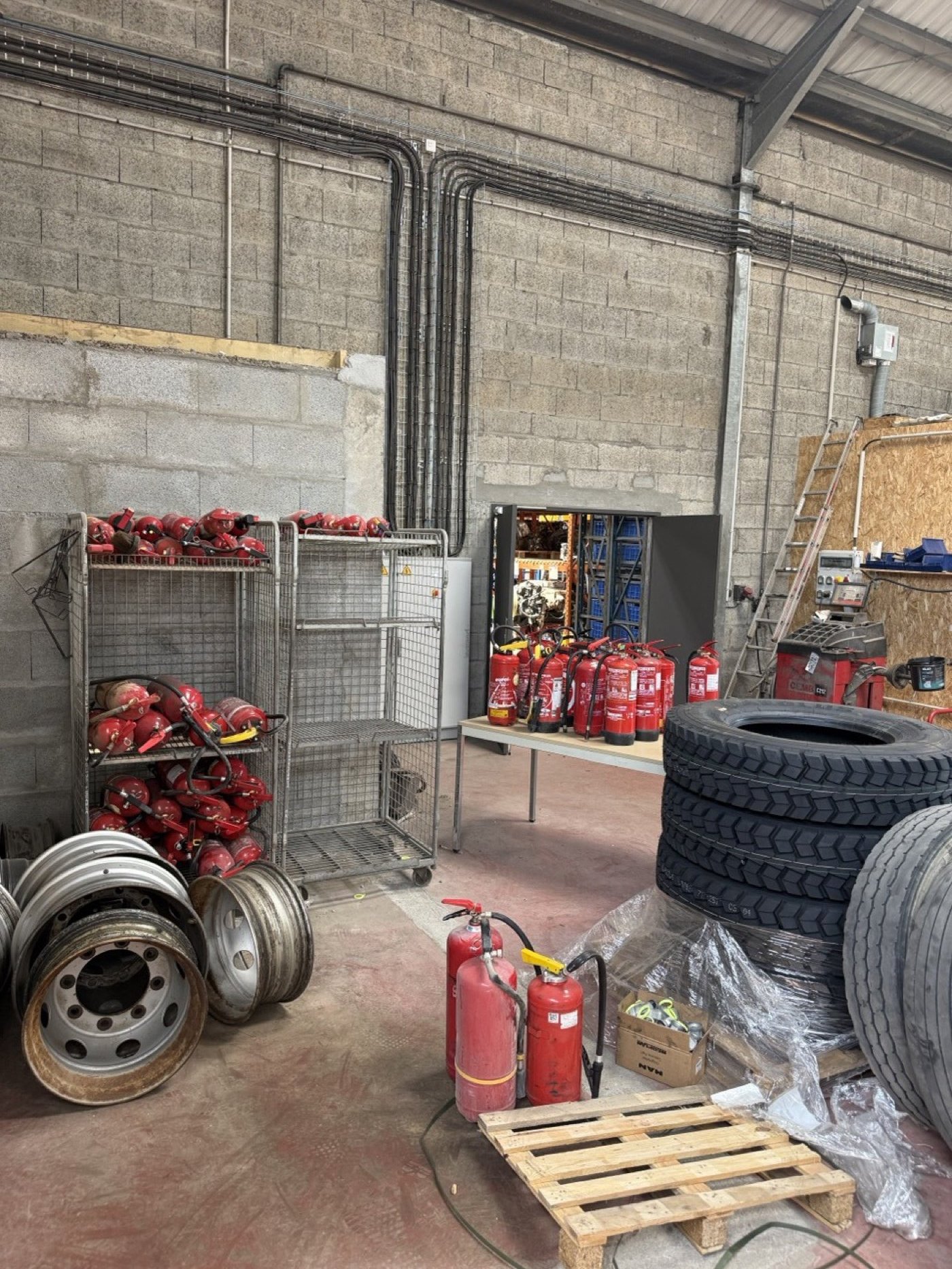 Atelier NORMINCENDIE — parc d'extincteurs en maintenance